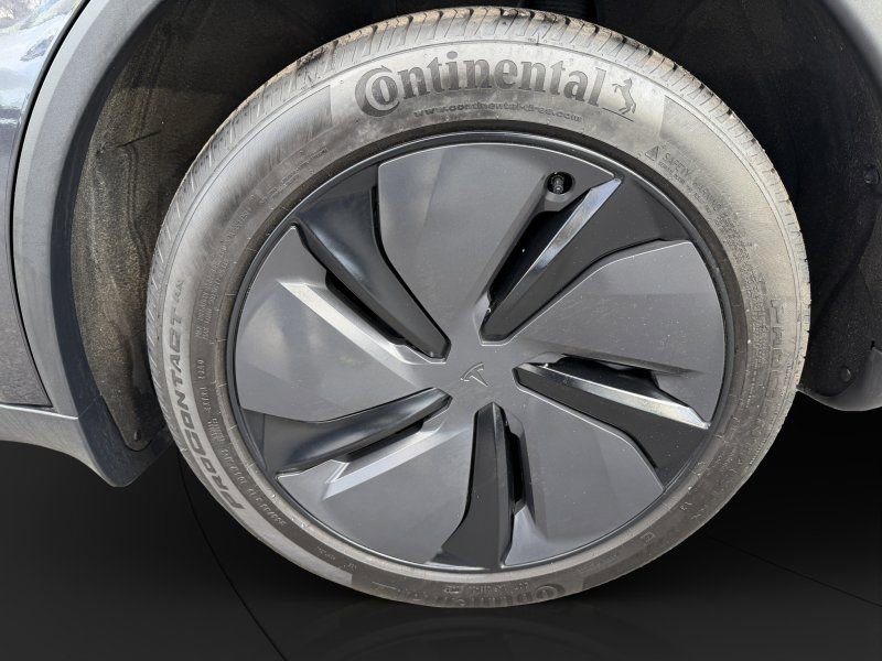 Used 2026 Tesla Model Y AWD image 23