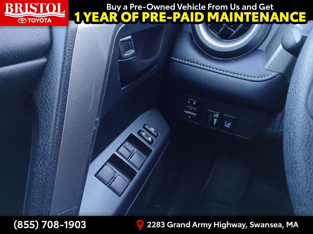 Used 2018 Toyota RAV4 LE image 17