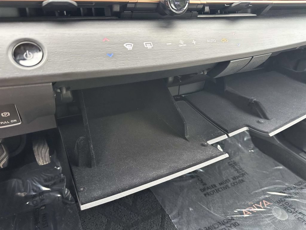 Used 2024 Nissan Ariya AWD image 20