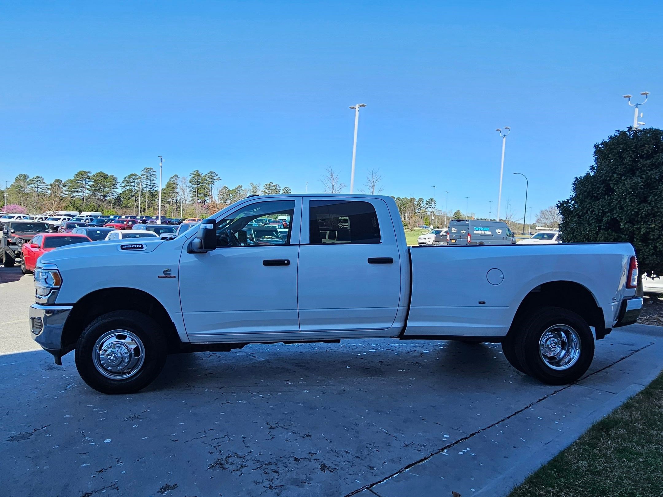 Used 2024 RAM 3500 Tradesman w/ Chrome Appearance Group image 4