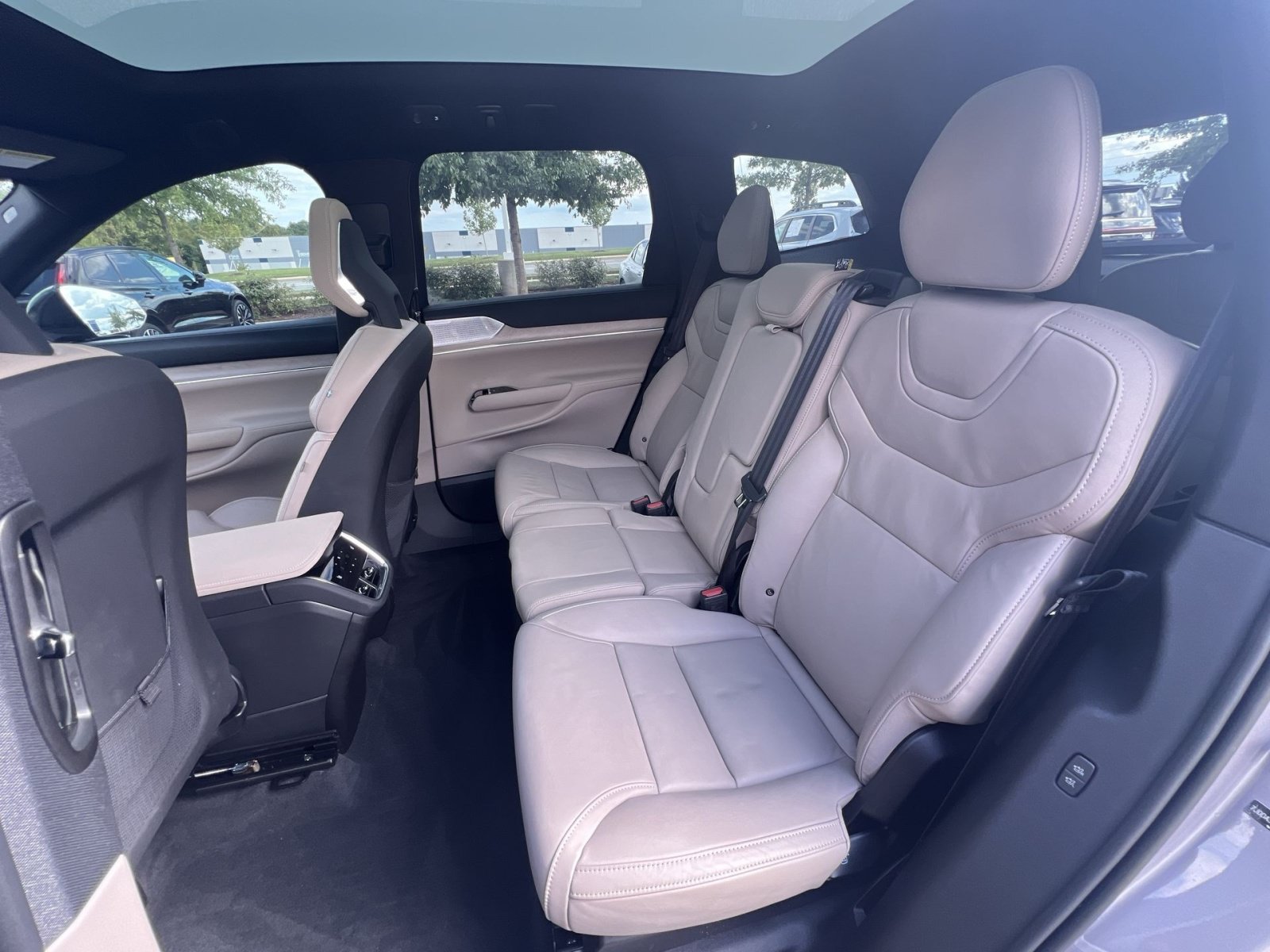 New 2026 Volvo EX90 Ultra AWD/4WD image 33