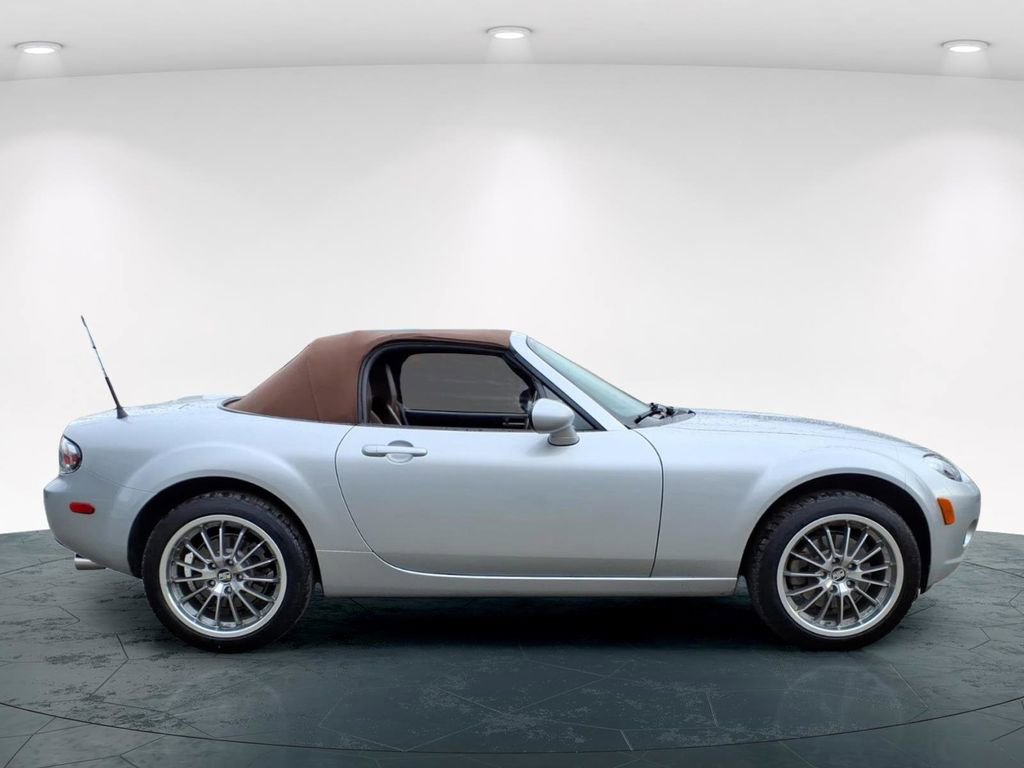 Used 2006 MAZDA MX-5 Miata Grand Touring image 7