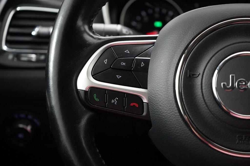 Used 2018 Jeep Compass Latitude FWD image 13