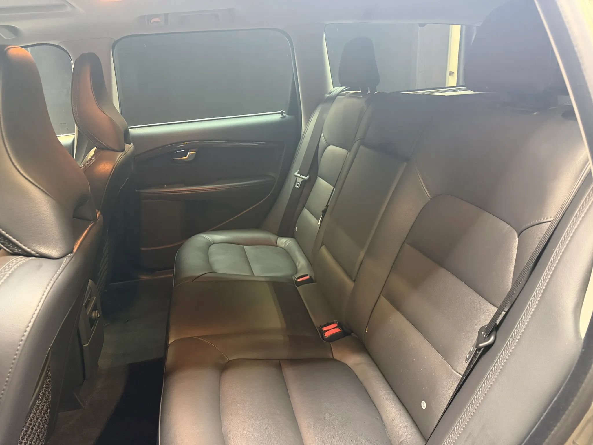 Used 2016 Volvo XC70 T5 Platinum w/ Protection Package AWD/4WD image 19