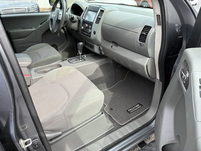Used 2020 Nissan Frontier SV w/ Midnight Edition Floor Mats RWD image 18