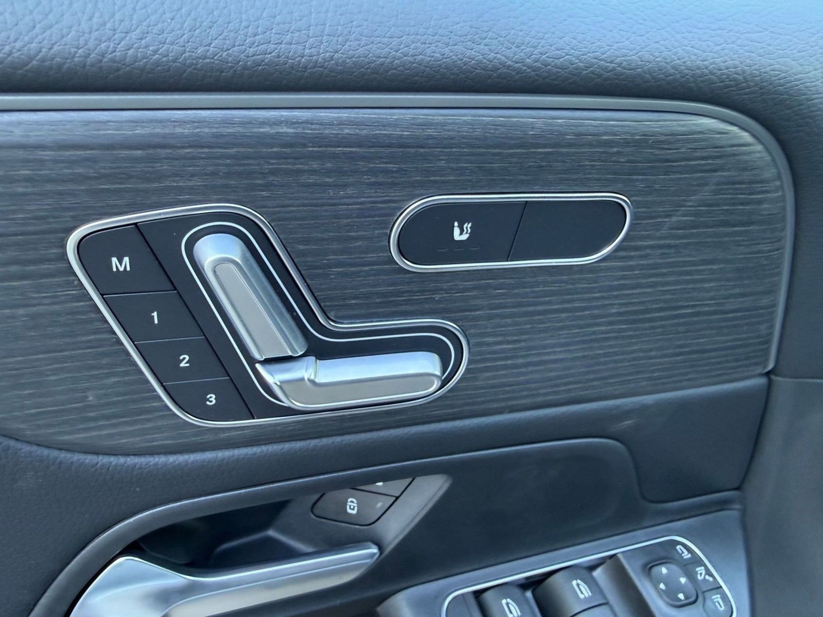 New 2026 Mercedes-Benz GLB 250 4MATIC image 12