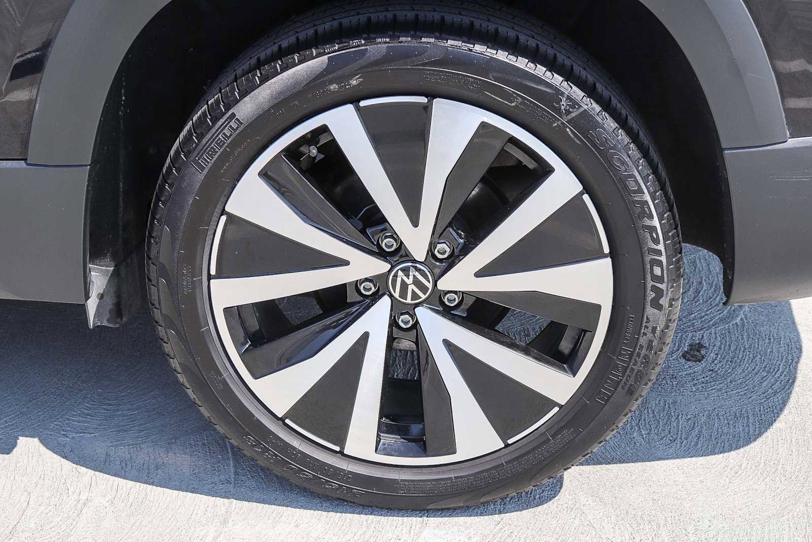 Used 2022 Volkswagen Taos SE image 11