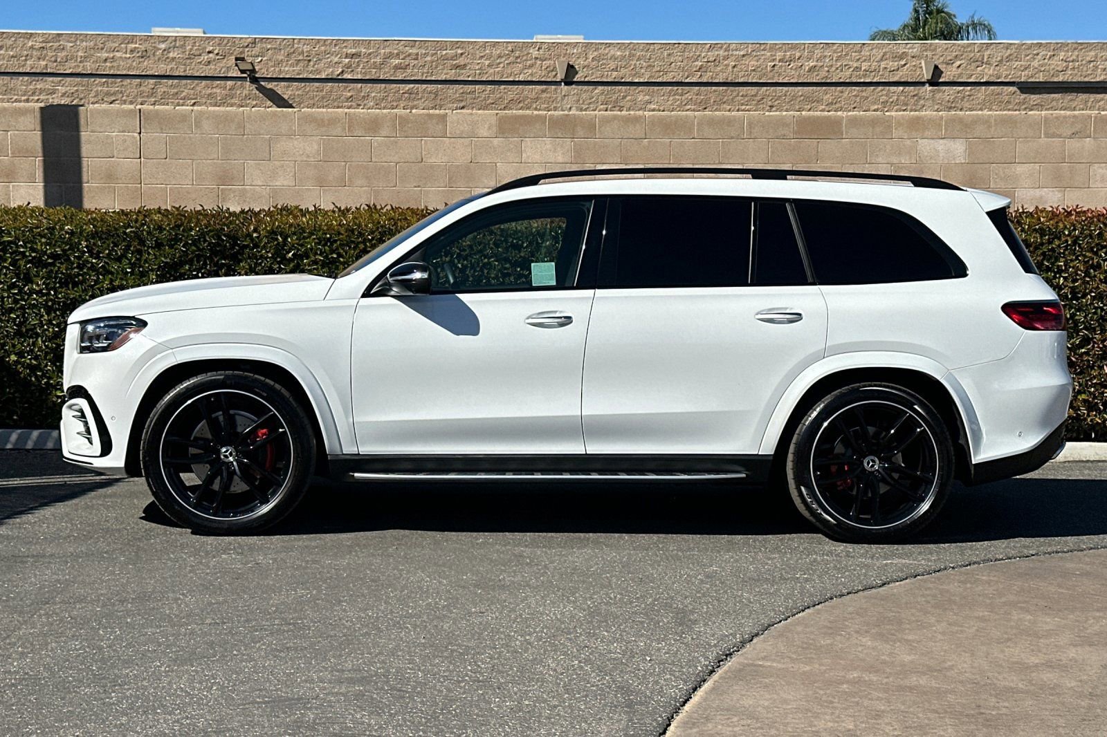 Used 2025 Mercedes-Benz GLS 450 4MATIC image 7