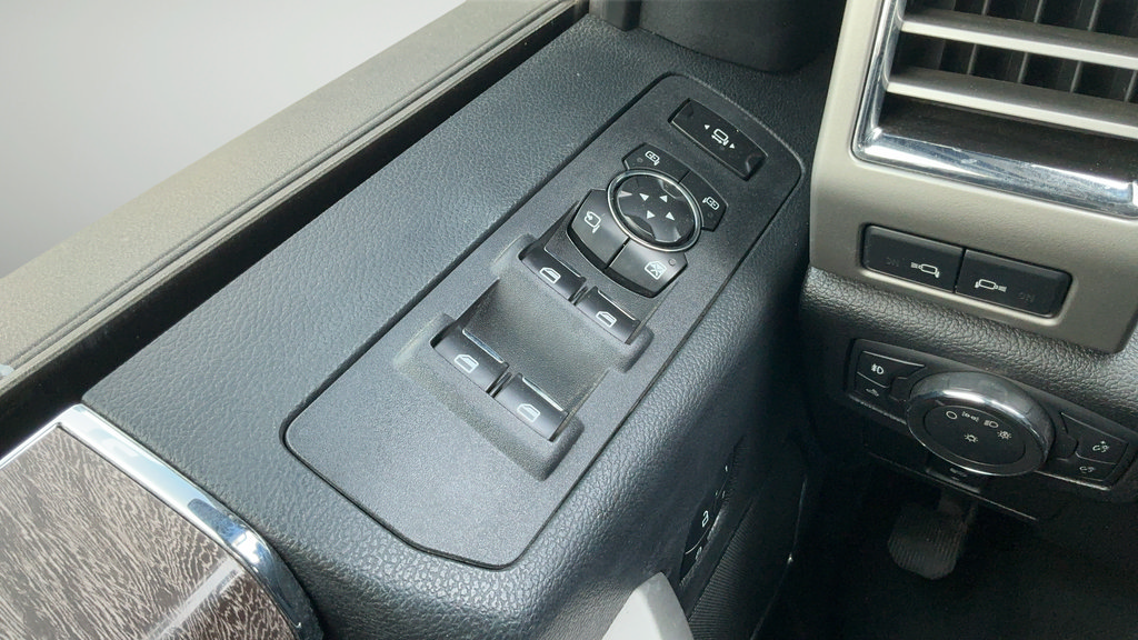Used 2017 Ford F350 Lariat w/ Chrome Package AWD/4WD image 14