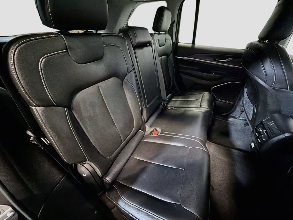 Used 2023 Jeep Grand Cherokee 4WD 4xe image 28