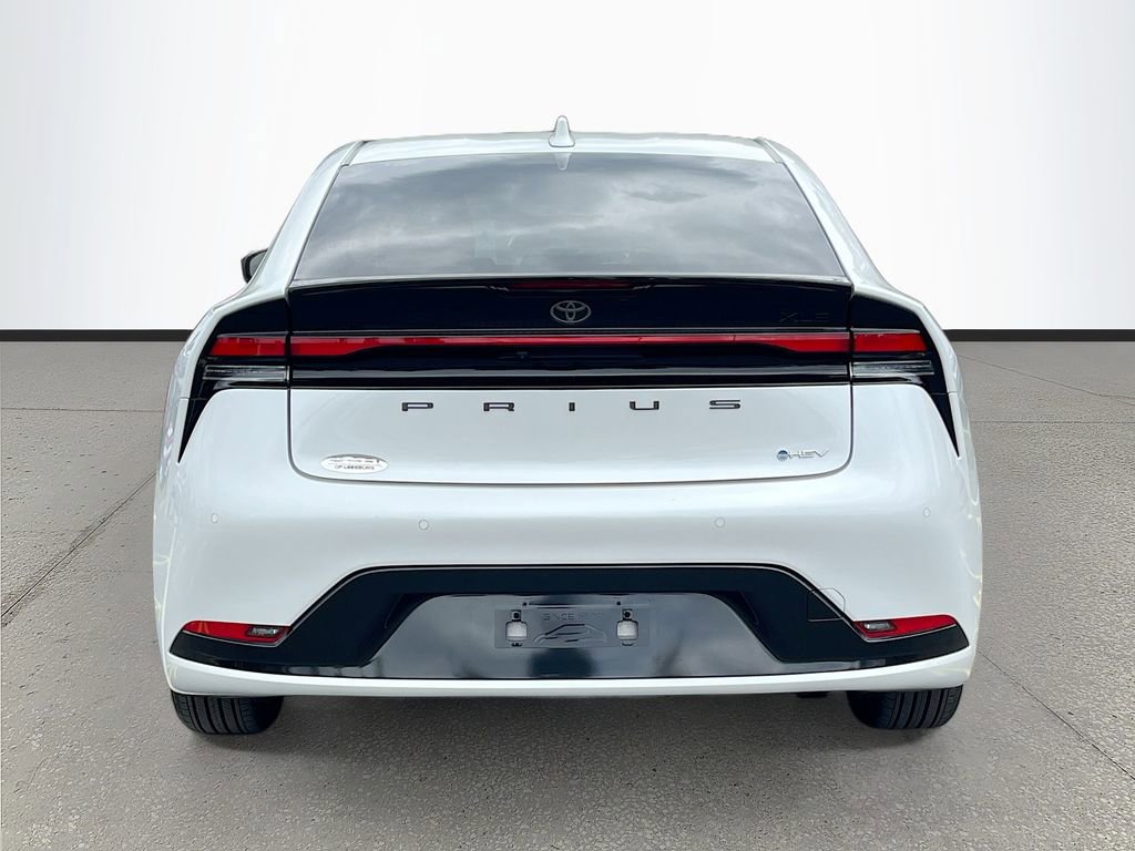 Used 2025 Toyota Prius XLE FWD image 6