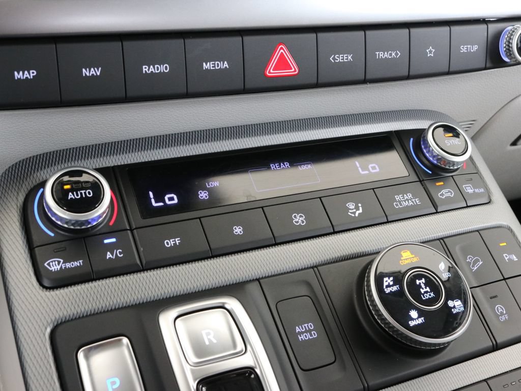 Used 2024 Hyundai Palisade Limited AWD/4WD image 19