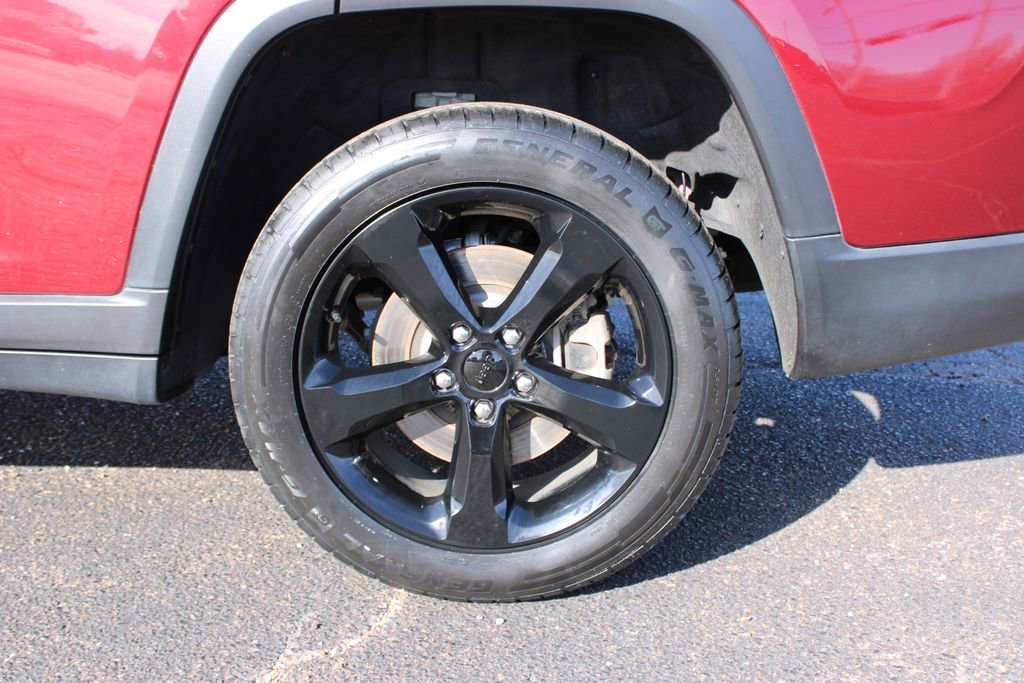 Used 2023 Jeep Grand Cherokee L Laredo image 17