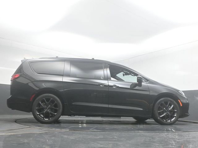 Used 2023 Chrysler Pacifica Touring-L w/ S Appearance Package FWD image 53