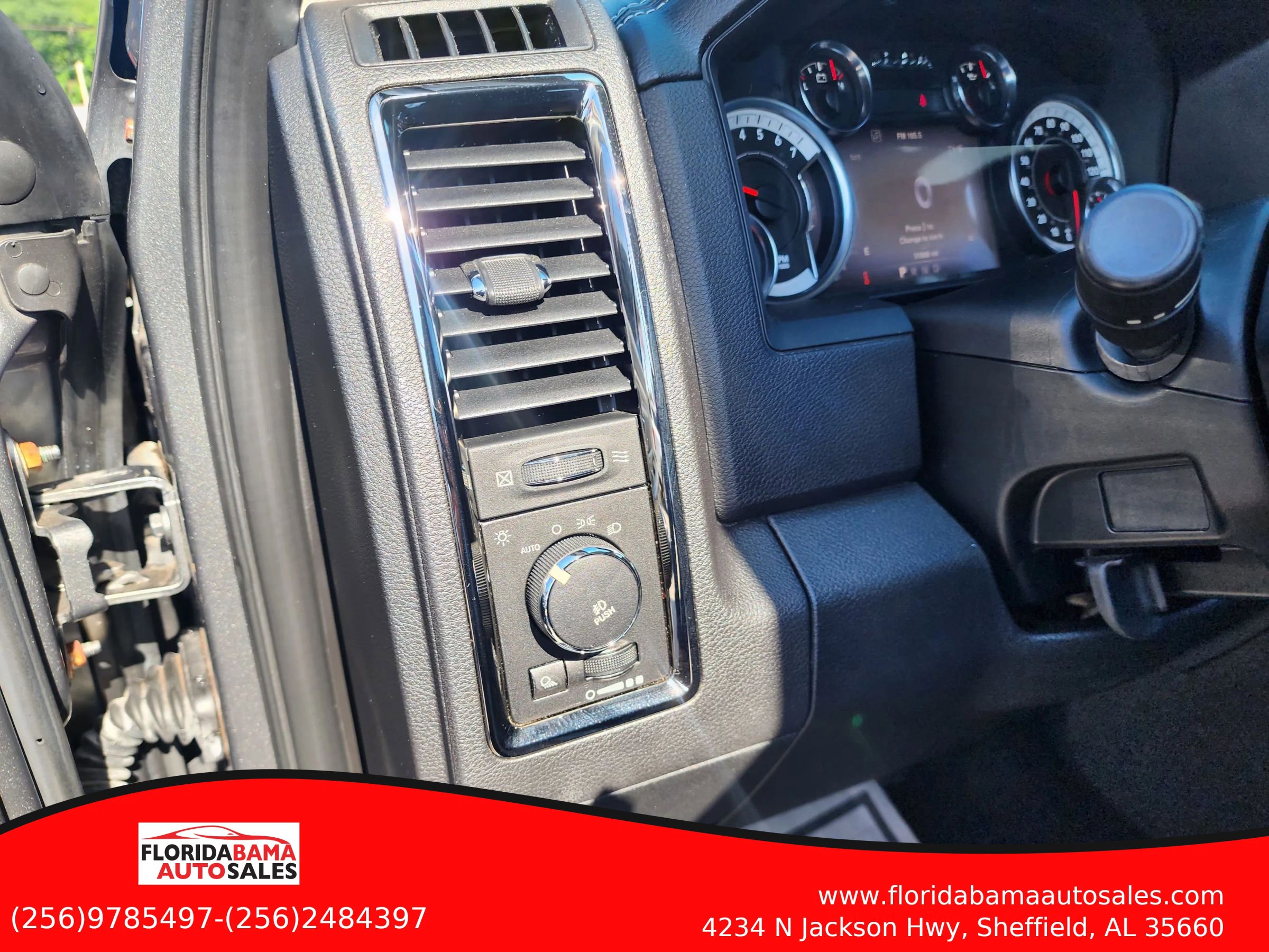 Used 2013 RAM 1500 Sport RWD image 14