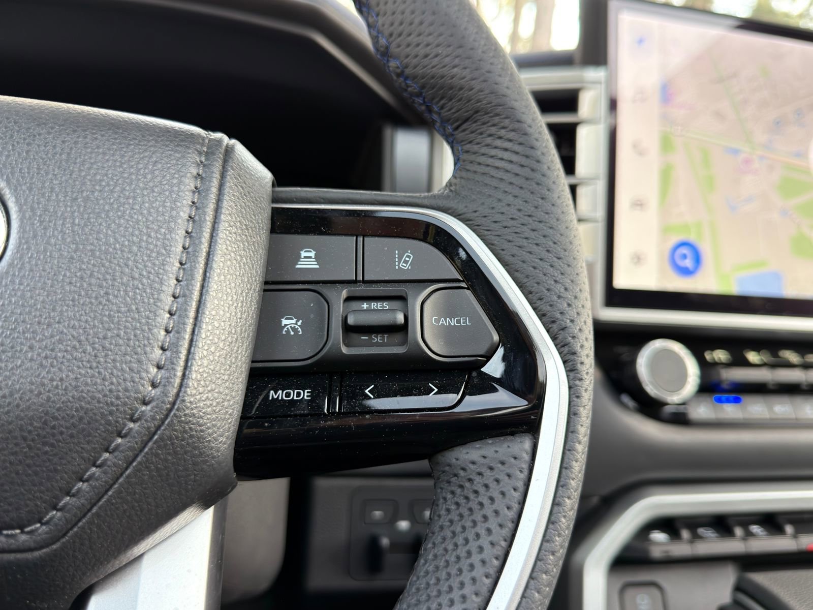 Used 2025 Toyota Sequoia Platinum image 23