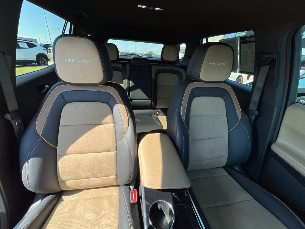 Used 2025 Chevrolet Equinox ACTIV w/ Safety and Technology Package FWD image 29