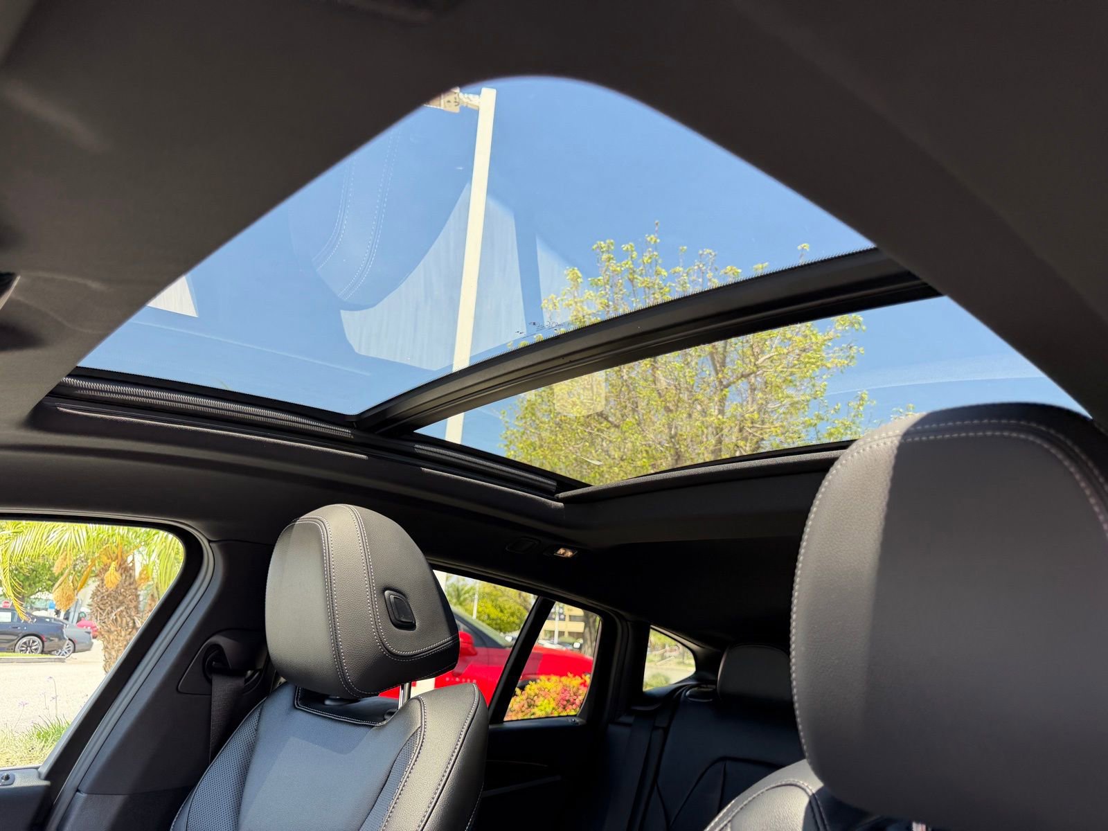 Used 2025 BMW X4 xDrive30i w/ Premium Package AWD/4WD image 26