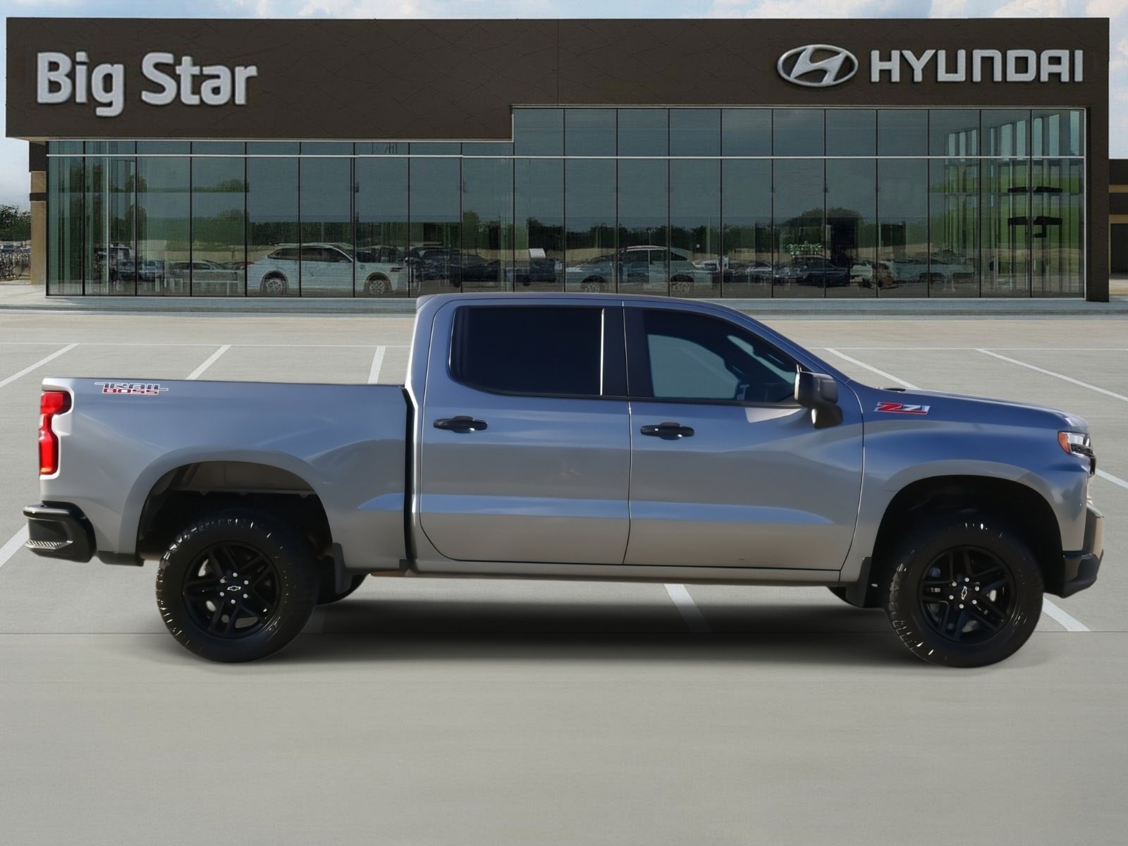 Used 2021 Chevrolet Silverado 1500 LT Trail Boss w/ LPO, Dark Essentials Package image 5