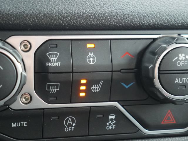 Used 2025 Jeep Gladiator Sport AWD/4WD image 3