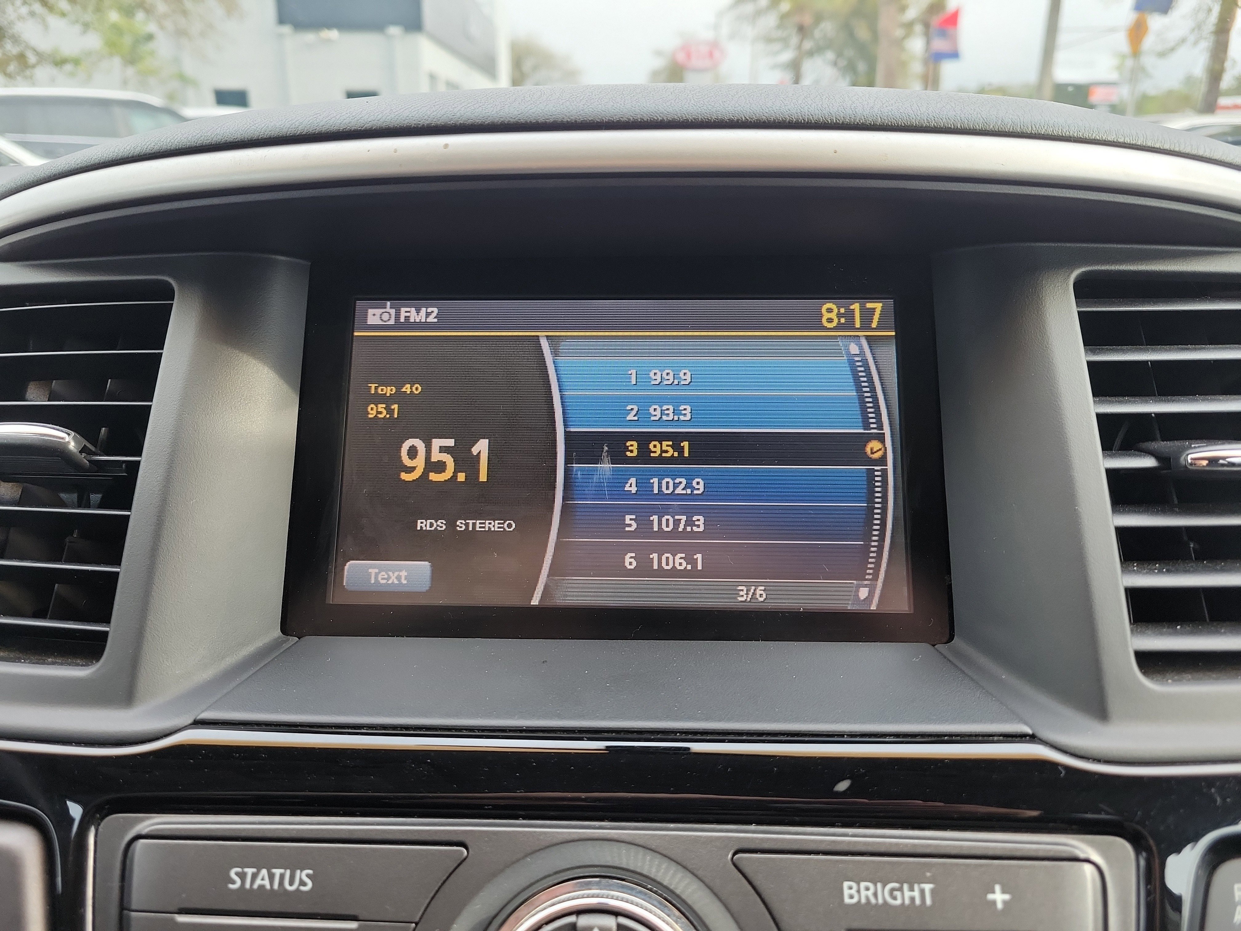 Used 2013 Nissan Pathfinder SV image 32