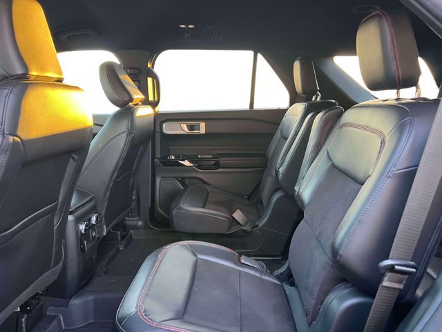 Used 2023 Ford Explorer ST-Line AWD/4WD image 16