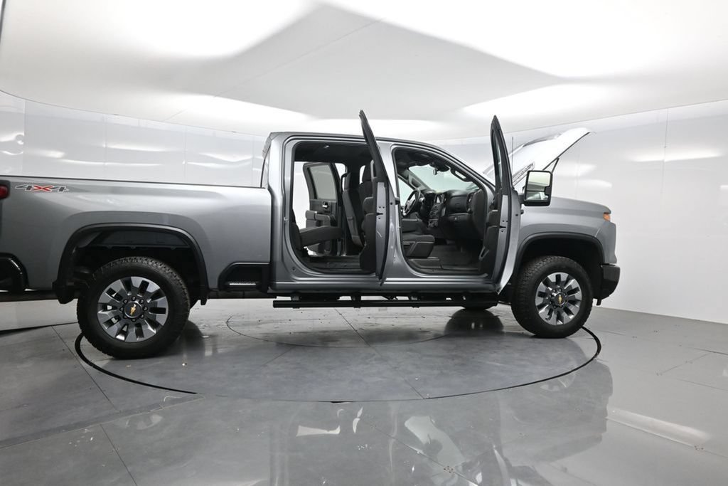 Used 2025 Chevrolet Silverado 2500 Custom w/ Custom Convenience Package AWD/4WD image 47