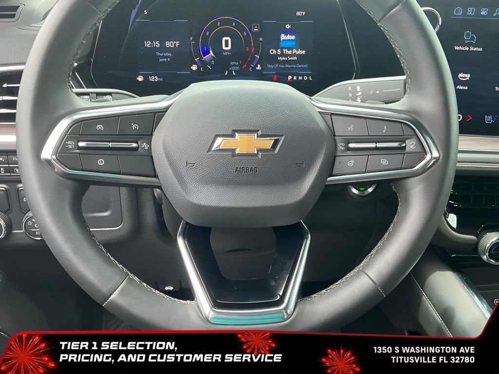 Used 2025 Chevrolet Suburban Premier RWD image 40