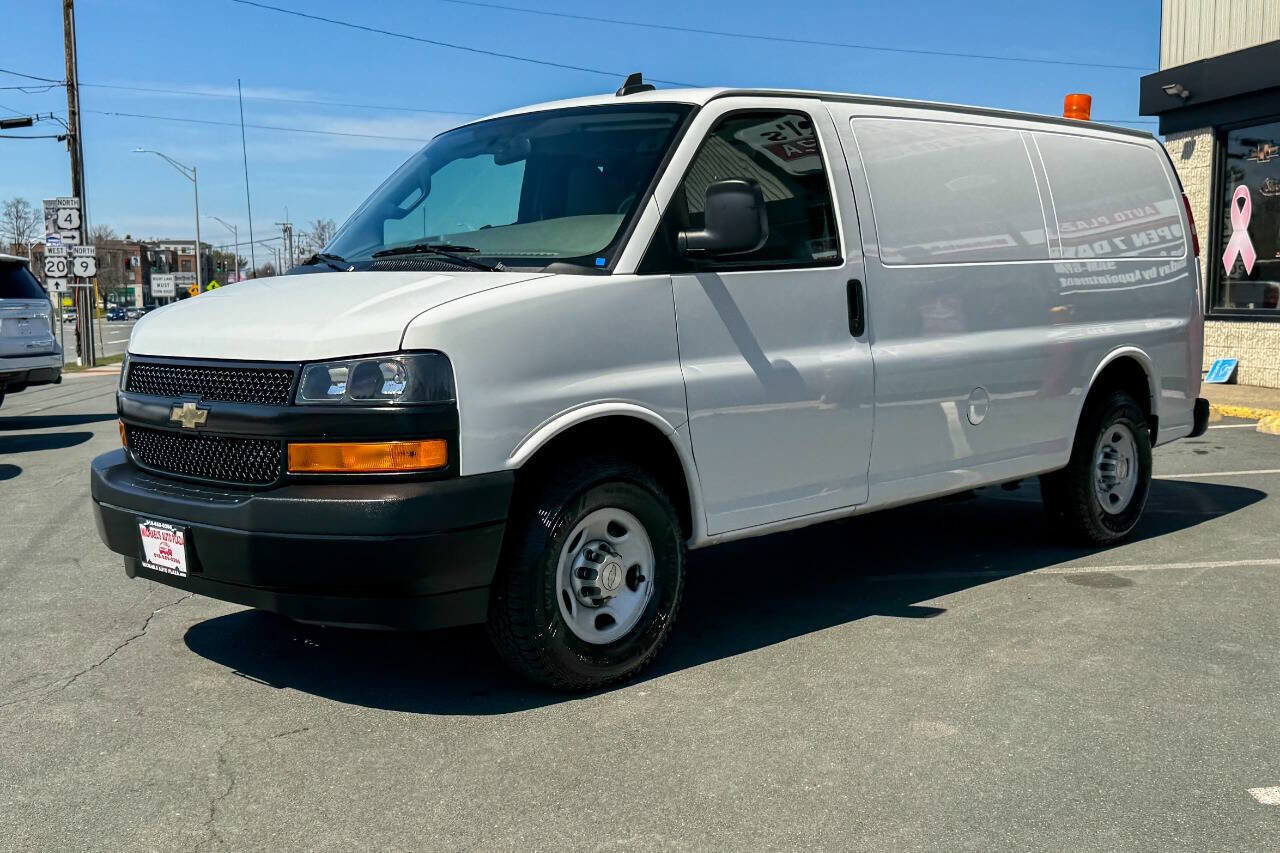 Used 2019 Chevrolet Express 2500 w/ Driver Convenience Package image 8