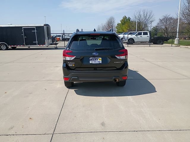 Used 2022 Subaru Forester Premium image 12