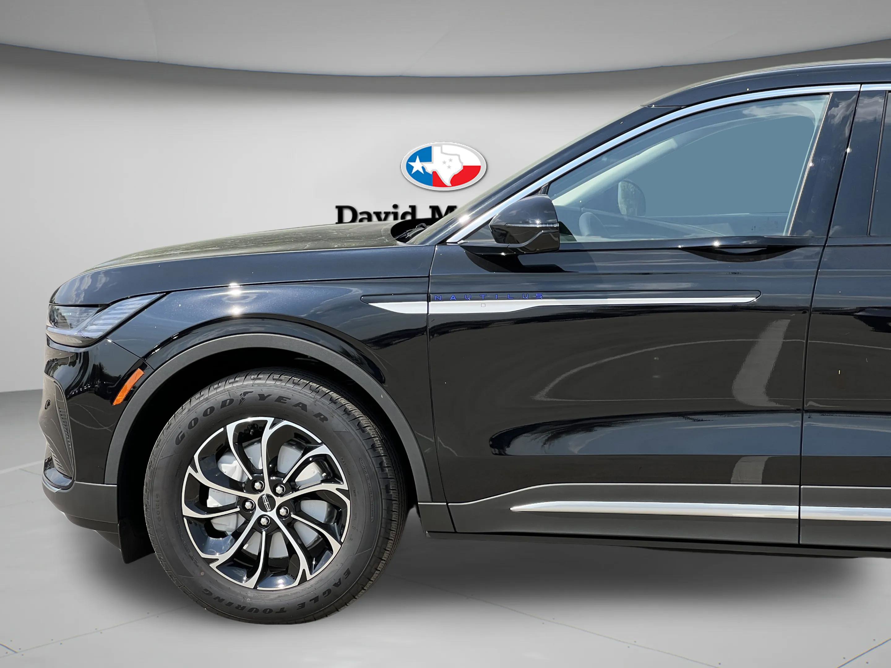 New 2025 Lincoln Nautilus Premier w/ Equipment Group 102A image 10