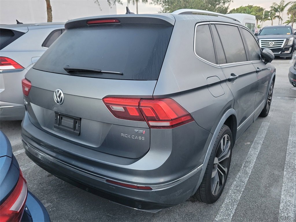 Used 2018 Volkswagen Tiguan SEL Premium w/ R-Line Package image 11