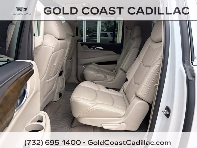 Used 2019 Cadillac Escalade ESV Luxury AWD/4WD image 17