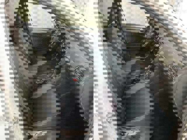 Used 2022 Volkswagen Tiguan SE R-Line image 4