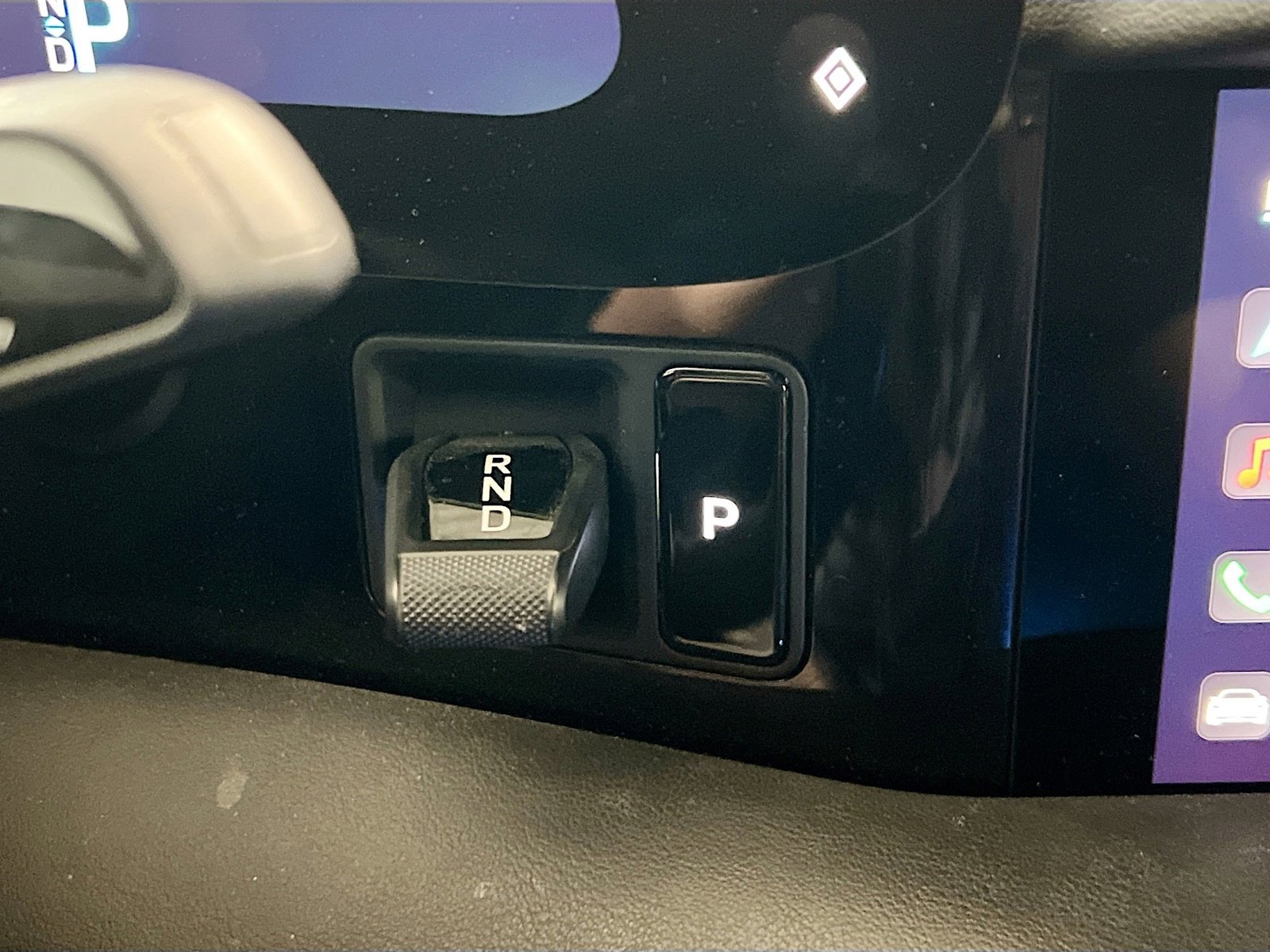 Used 2021 Porsche Taycan 4S w/ Premium Package image 13