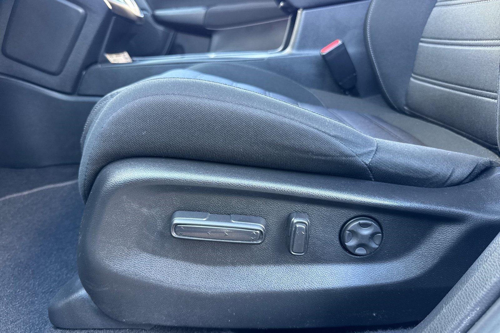 Used 2021 Honda CR-V EX image 14