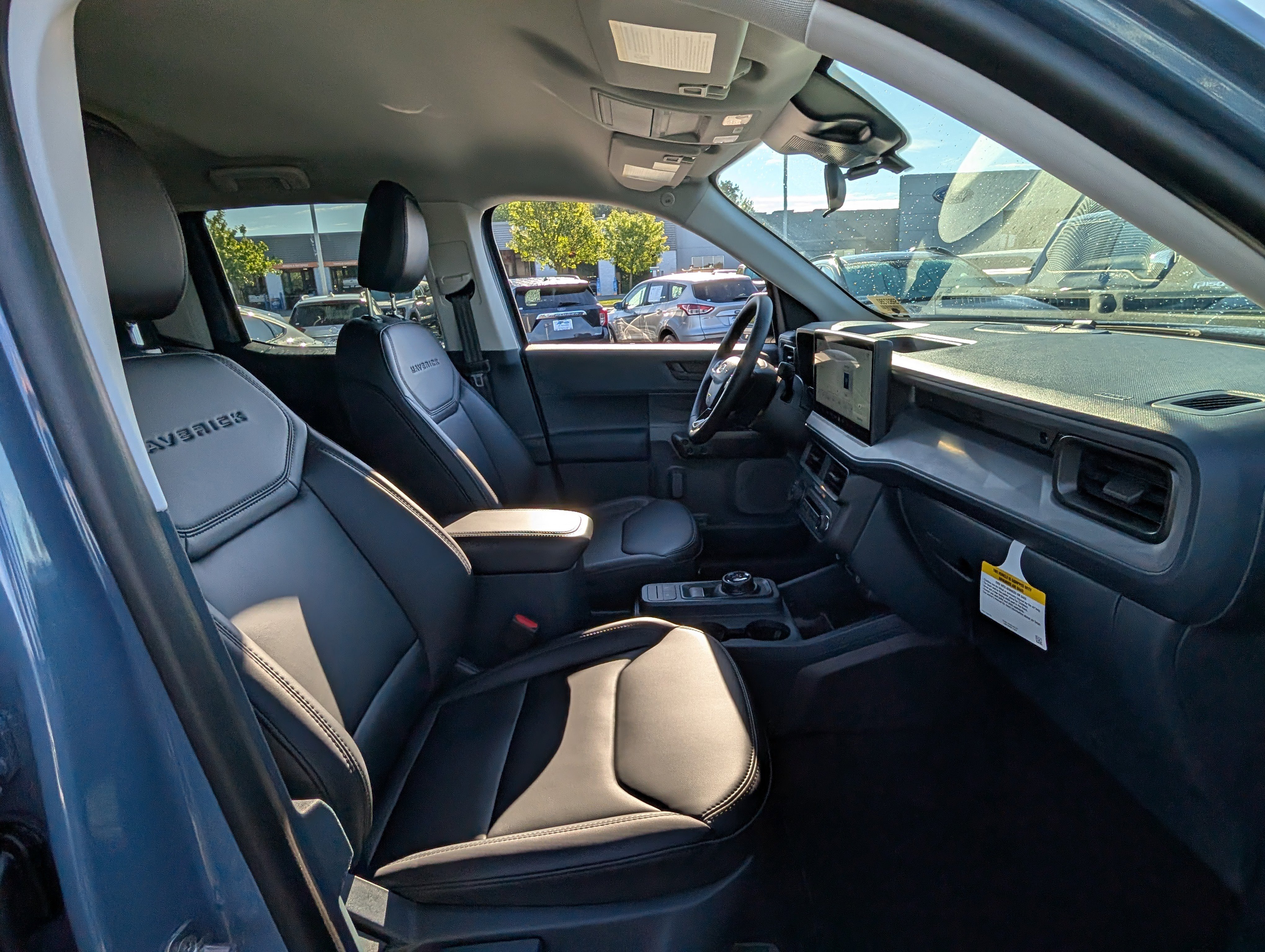 New 2025 Ford Maverick Lariat w/ Black Appearance Package image 6