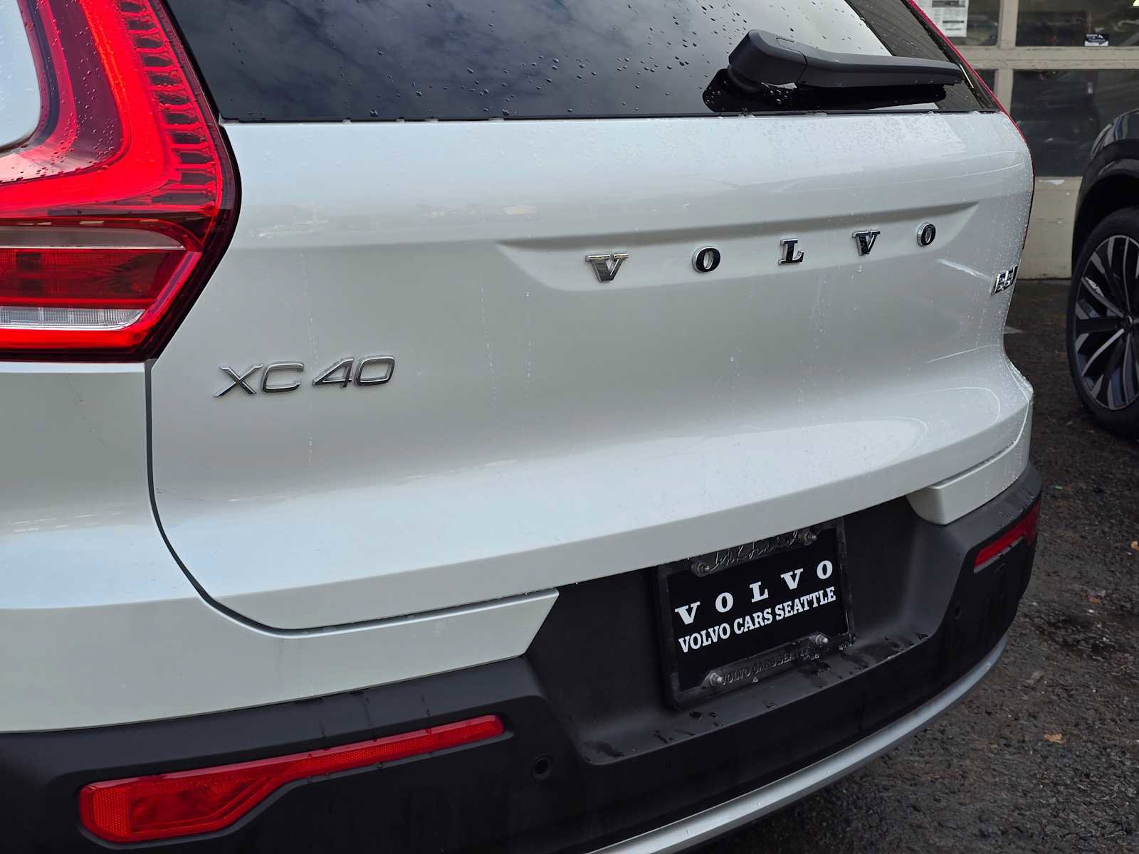 Certified 2025 Volvo XC40 B5 Core w/ Protection Package Premier image 9