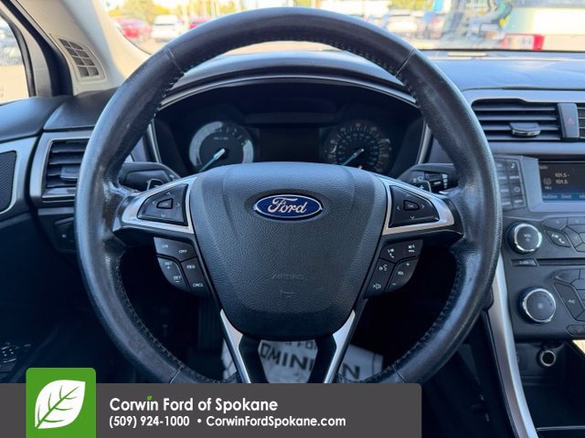 Used 2017 Ford Fusion SE AWD/4WD image 21