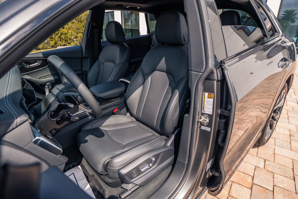 Used 2025 Audi Q8 Prestige image 20