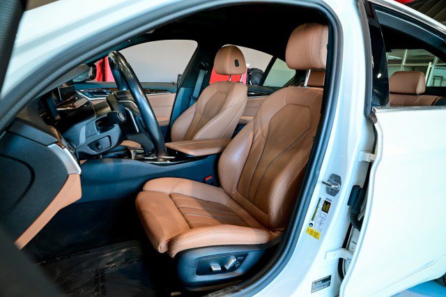 Used 2020 BMW 530i w/ Convenience Package image 14