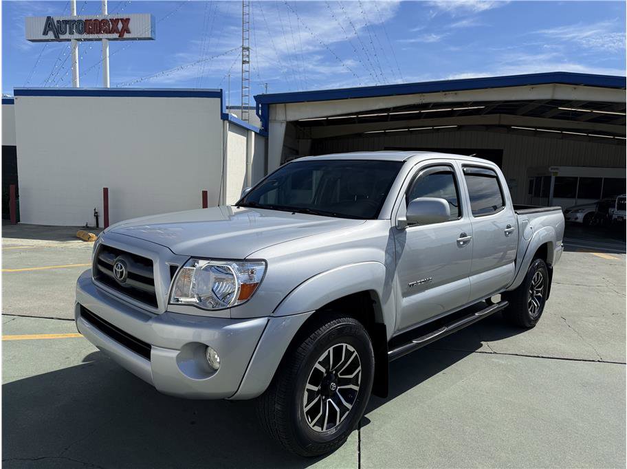 Used 2010 Toyota Tacoma PreRunner RWD image 2