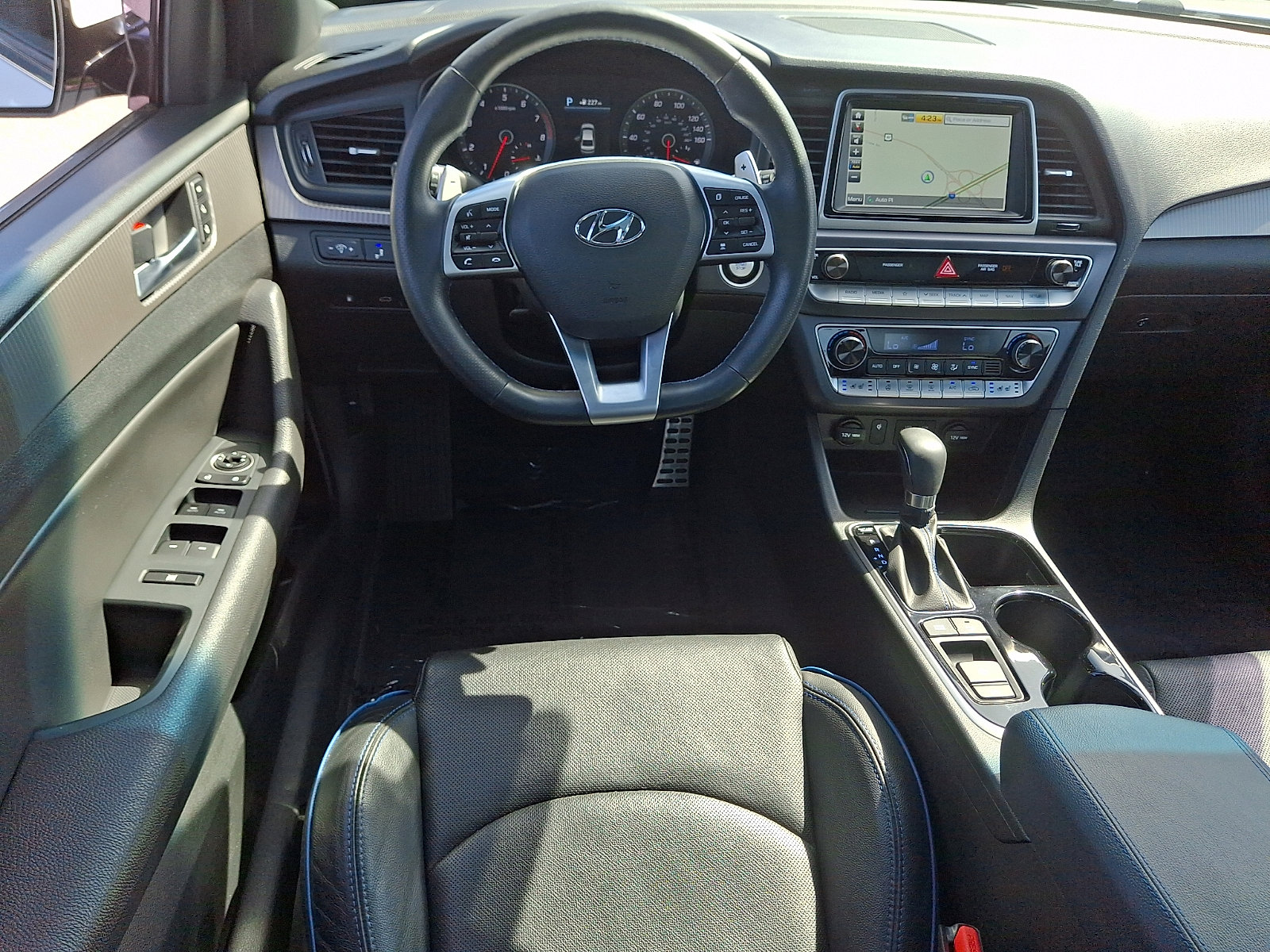 Used 2019 Hyundai Sonata Limited w/ Cargo Package FWD image 11