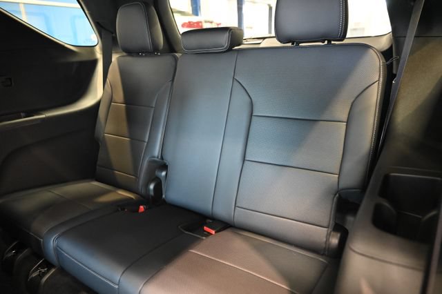 New 2027 Chevrolet Traverse LT w/ Sun and Wheel Package FWD image 12