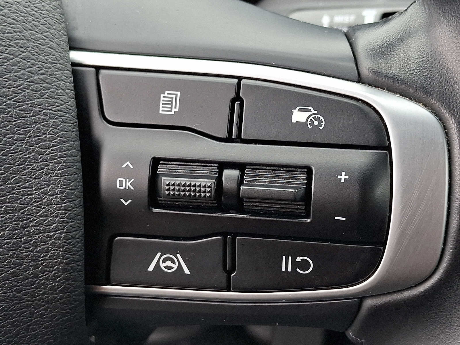 Used 2023 Kia Sportage X-Line AWD/4WD image 23