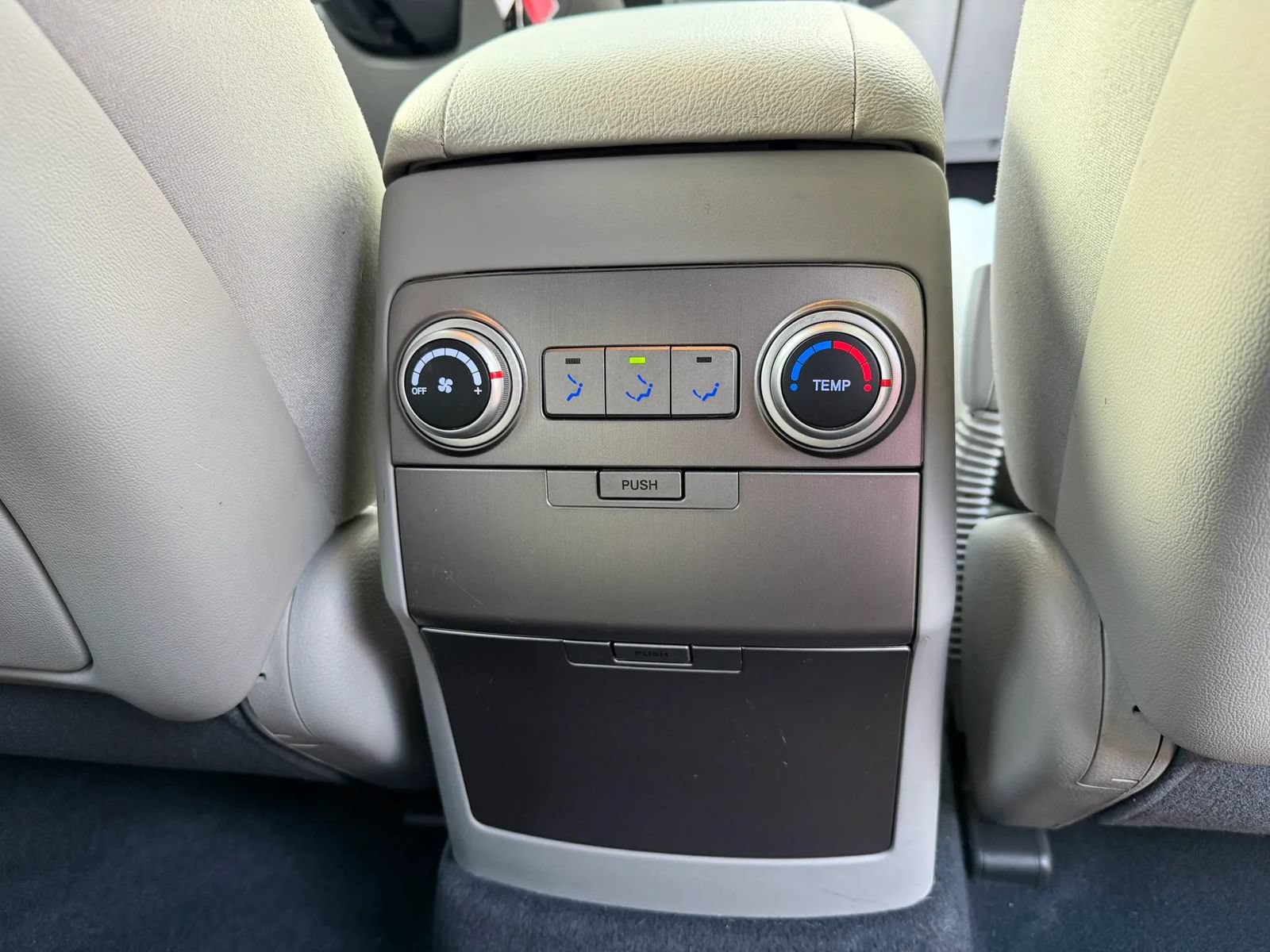 Used 2011 Hyundai Veracruz GLS AWD/4WD image 42