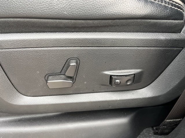 Used 2022 RAM 3500 Laramie w/ Night Edition image 17