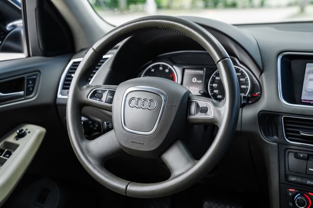 Used 2012 Audi Q5 2.0T Premium Plus w/ Premium Plus Pkg AWD/4WD image 9