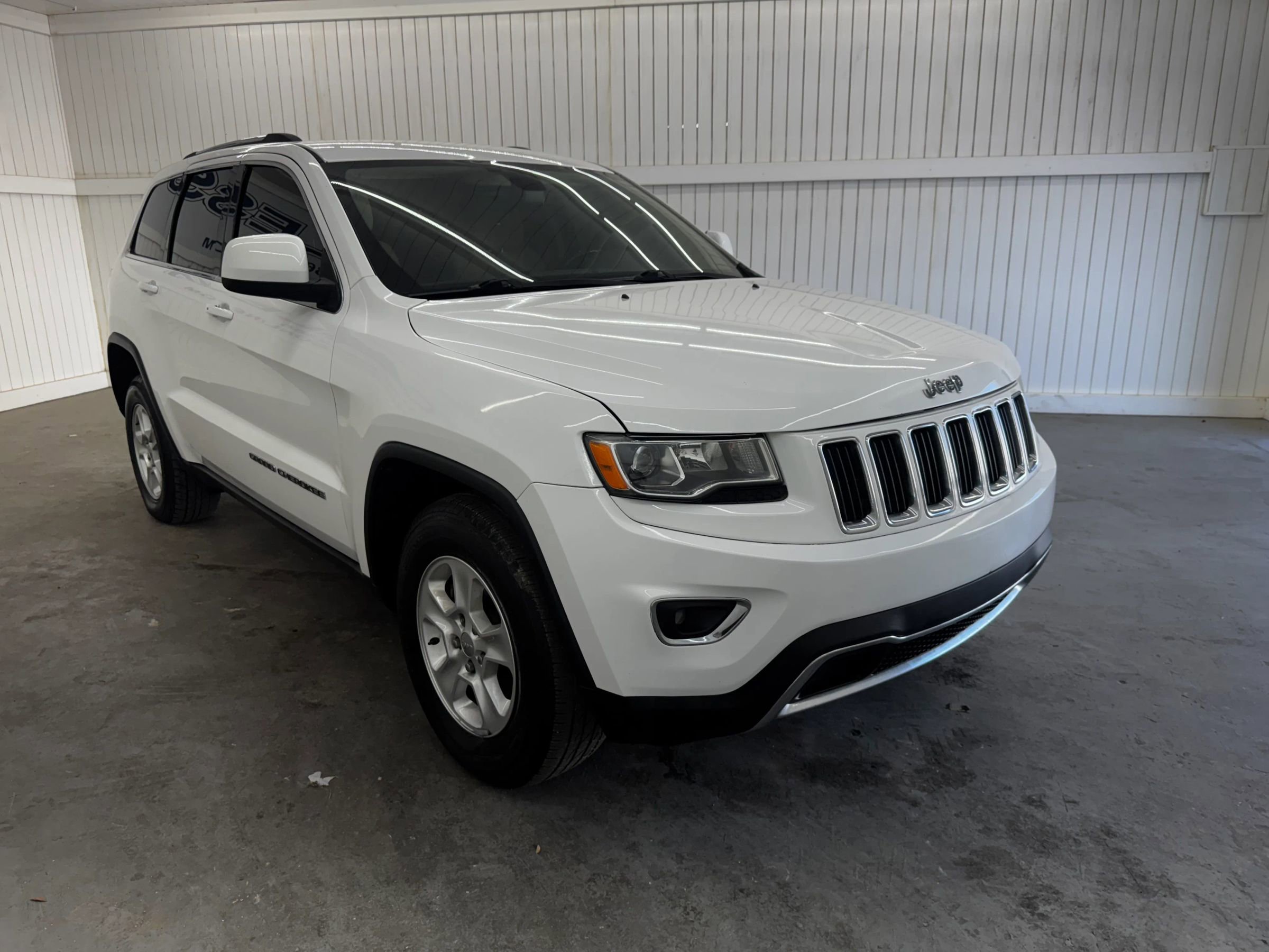Used 2017 Jeep Grand Cherokee Laredo w/ Quick Order Package 2BE RWD image 3