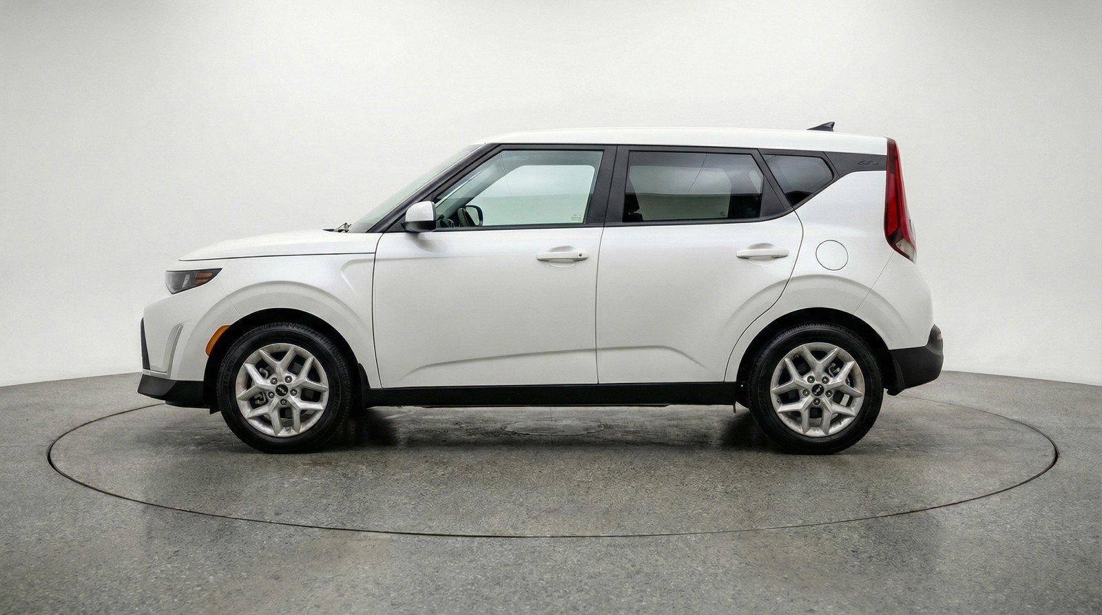 Used 2025 Kia Soul LX w/ LX Technology Package image 5